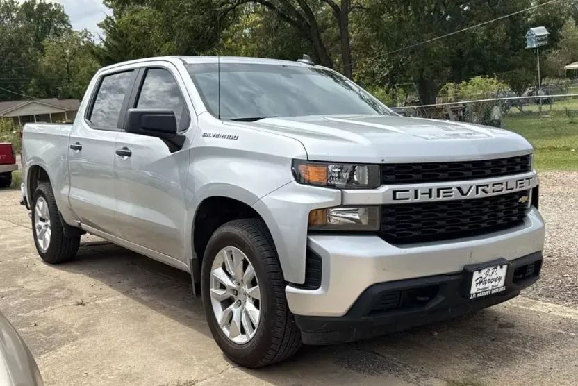 2019 Chevrolet Silverado 1500 Custom photo 1