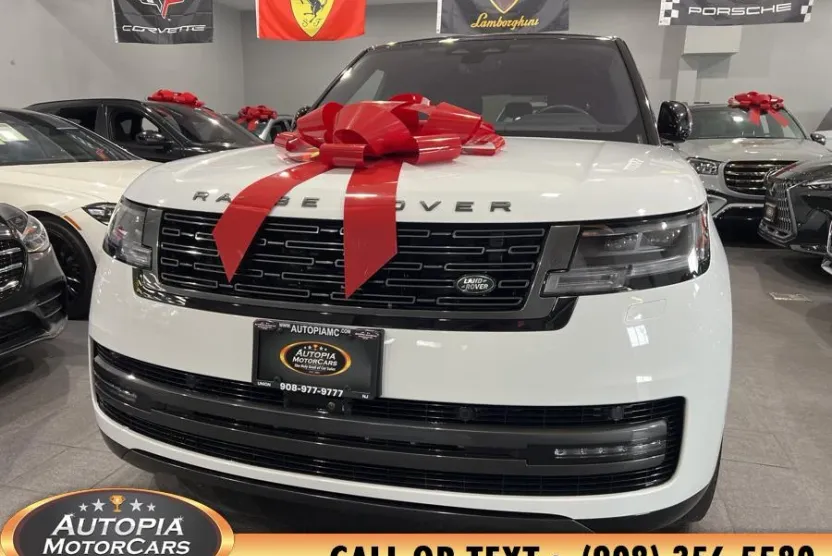 2023 Land Rover Range Rover SE photo 1