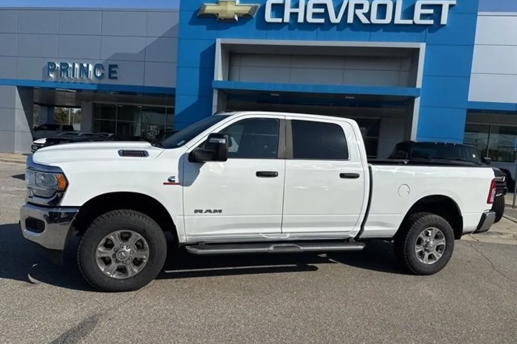 2024 Ram 2500 Big Horn photo 1