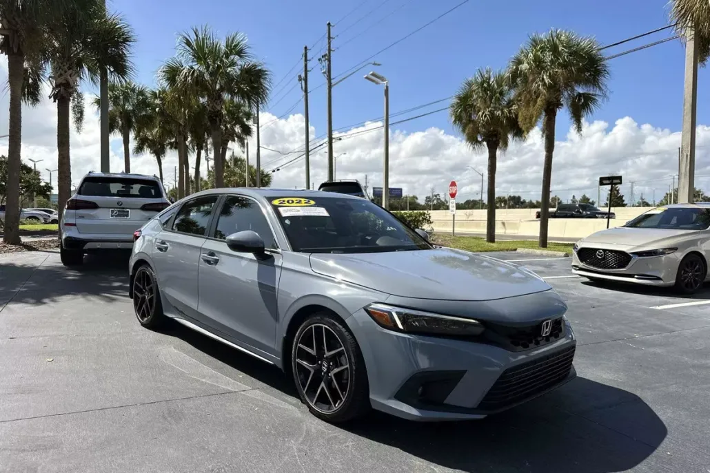 2022 Honda Civic Sport Touring Hatchback photo 1