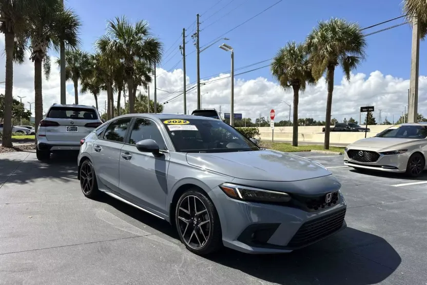 2022 Honda Civic Sport Touring Hatchback photo 1