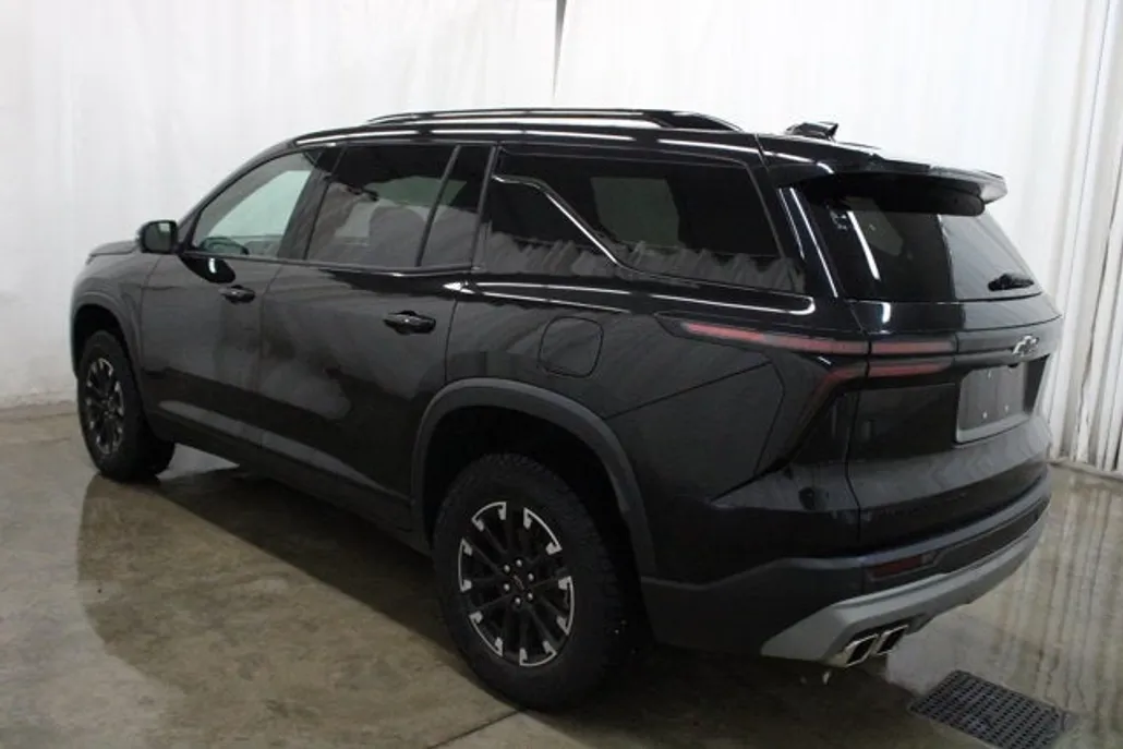 2024 Chevrolet Traverse Z71 photo 1