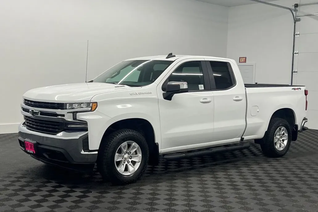 2020 Chevrolet Silverado 1500 LT photo 1