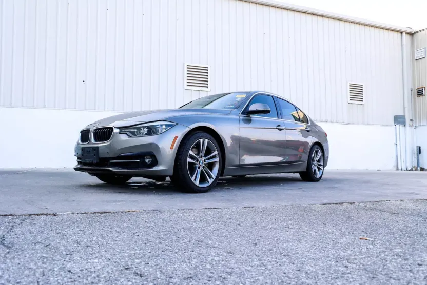 2017 Bmw 330i photo 1