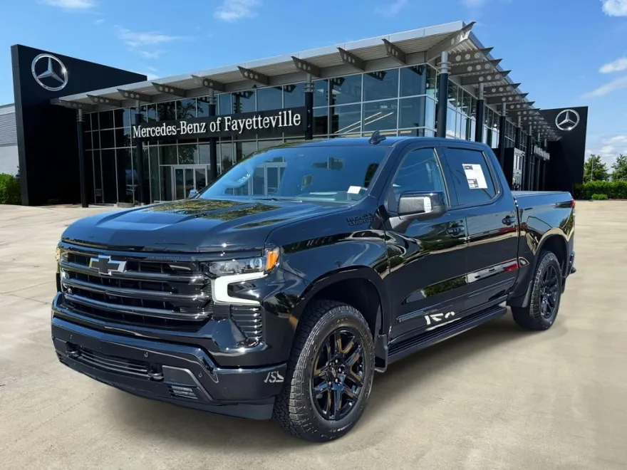 2025 Chevrolet Silverado 1500 High Country photo 1