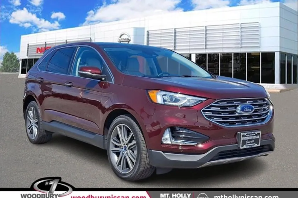 2021 Ford Edge Titanium photo 1
