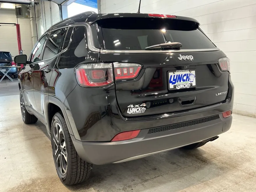 2022 Jeep Compass Limited photo 1