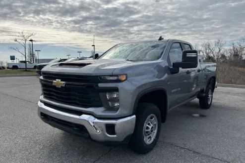 2024 Chevrolet Silverado 2500HD photo 2