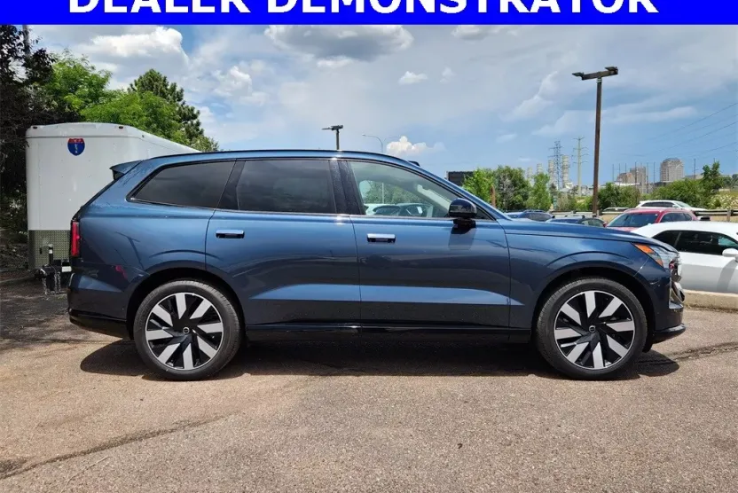 2025 Volvo EX90 Ultra Twin Motor Performance photo 1