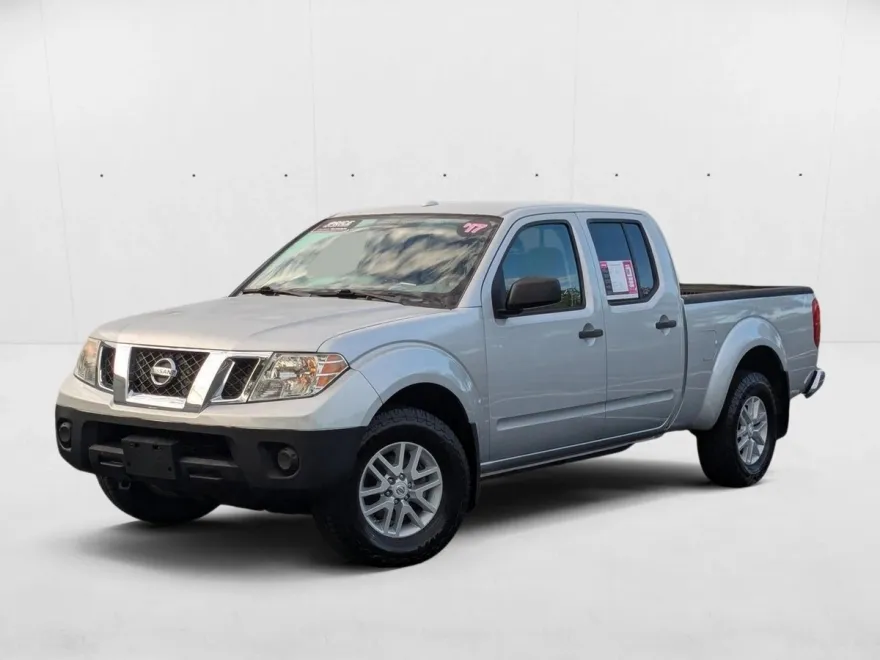2017 Nissan Frontier Crew Cab SV photo 1