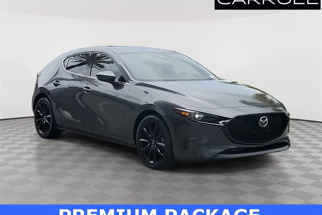 2022 Mazda Mazda3 Hatchback Premium photo 1