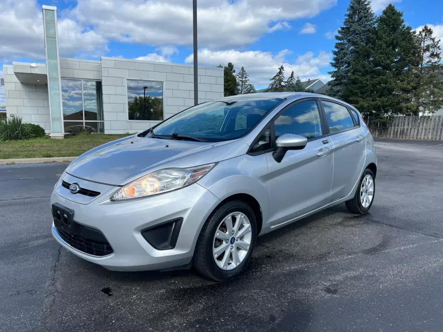 2012 Ford Fiesta SE photo 1