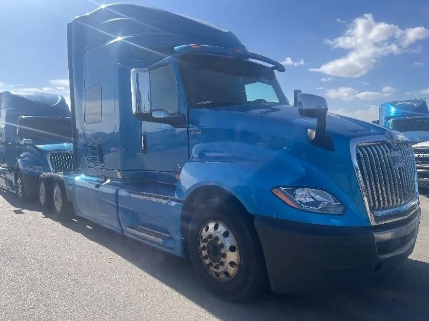 2020 International LT625 LT photo 1