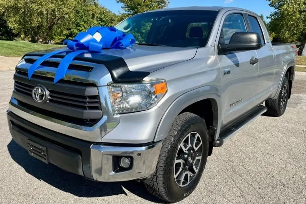 2014 Toyota Tundra Double Cab SR5 photo 1