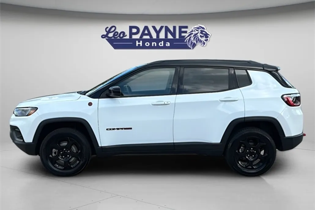 2023 Jeep Compass Trailhawk photo 1