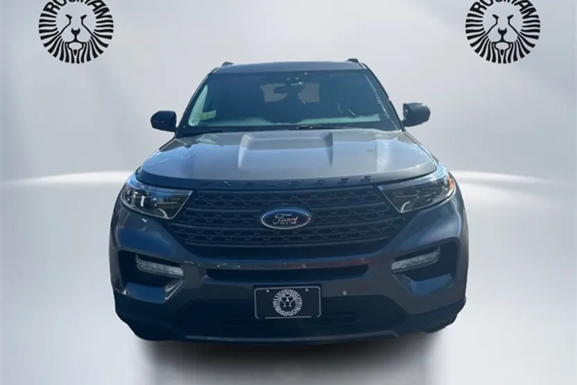 2022 Ford Explorer XLT photo 1