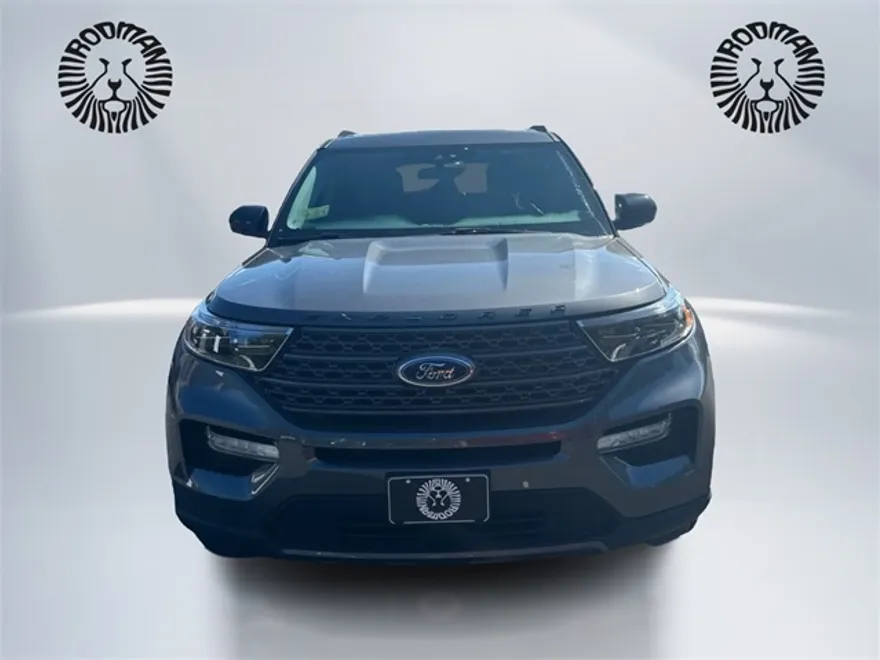 2022 Ford Explorer XLT photo 1