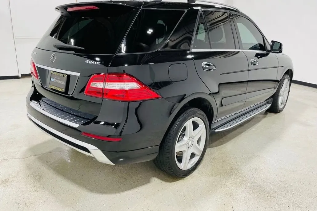 2015 Mercedes Benz ML 400 4MATIC photo 1