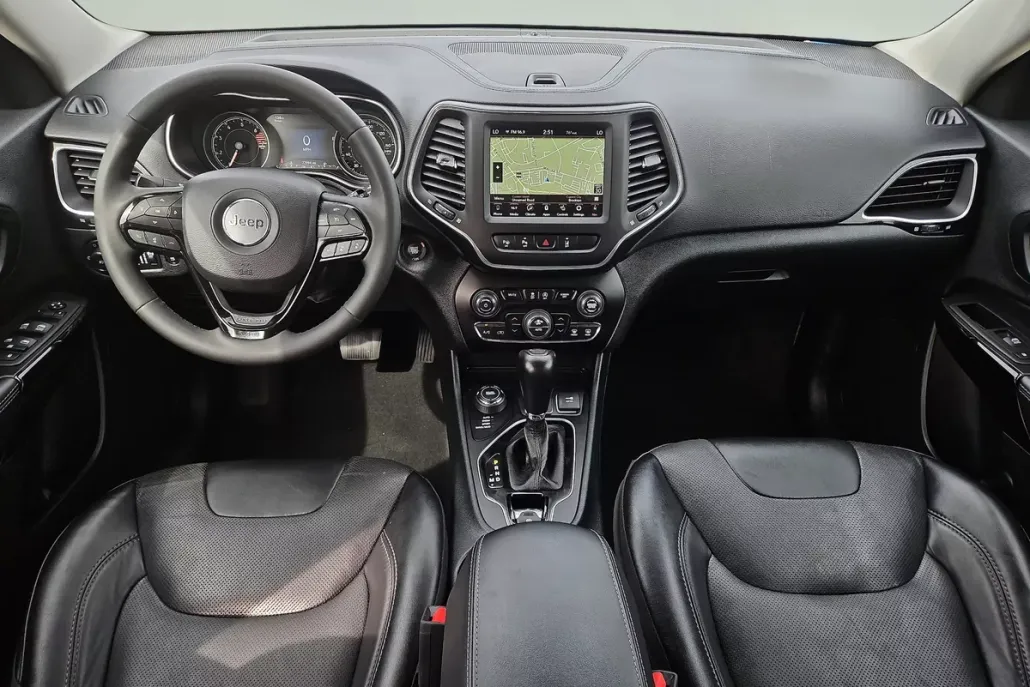 2023 Jeep Cherokee Altitude Lux photo 1