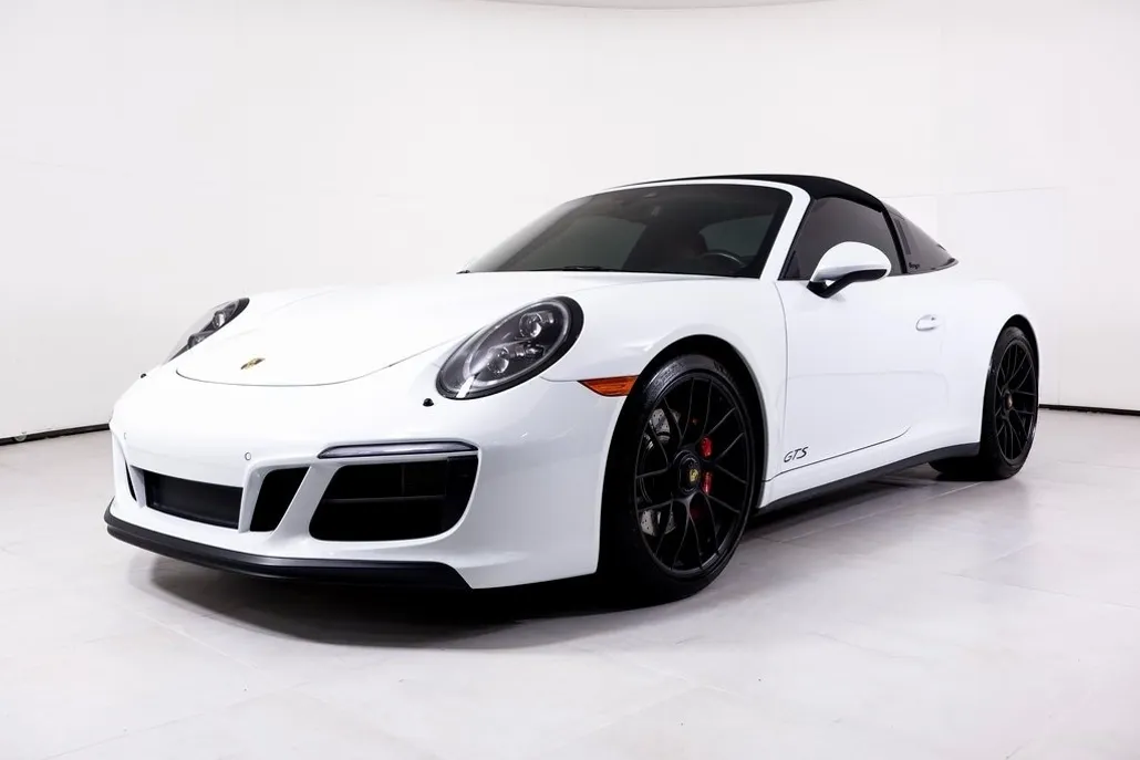 2018 Porsche 911 Targa 4 GTS photo 1