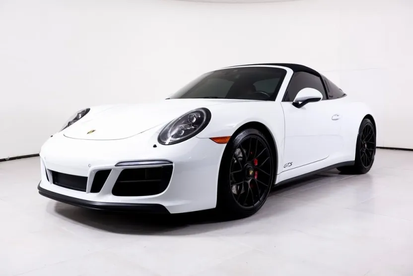2018 Porsche 911 Targa 4 GTS photo 1