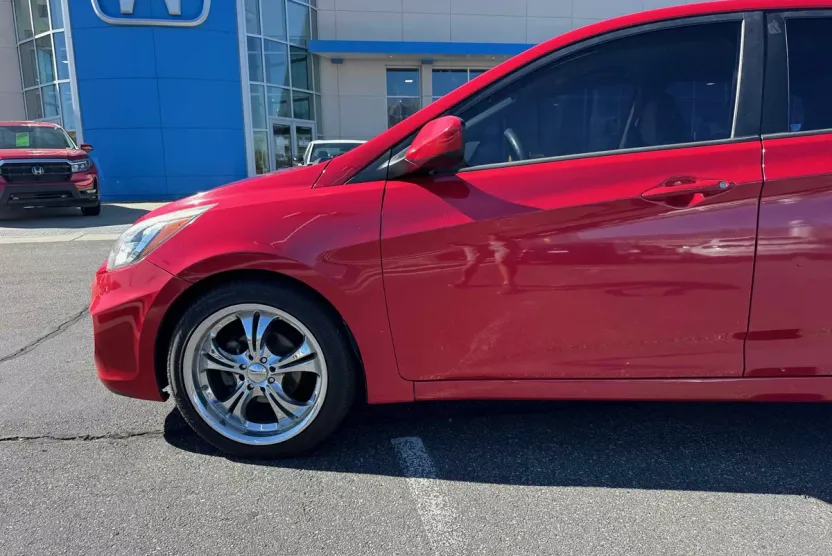 2016 Hyundai Accent SE photo 1