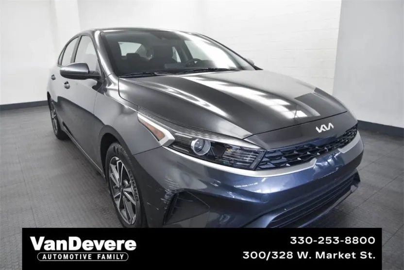 2022 Kia Forte LXS photo 1