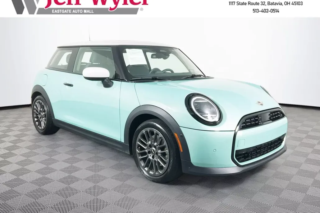 2025 Mini Cooper 2 Door Hardtop Signature photo 1