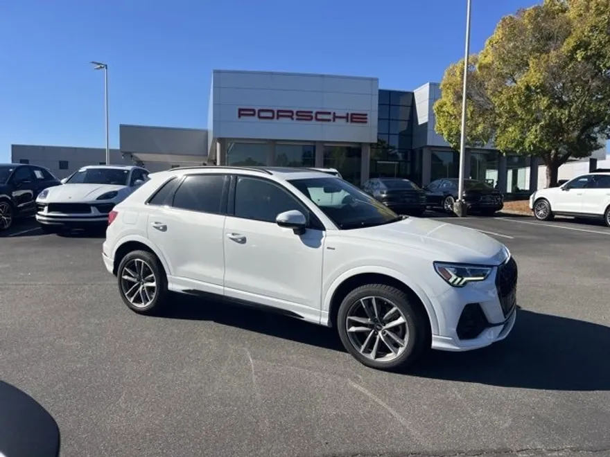 2022 Audi Q3 45 TFSI S line Premium photo 1