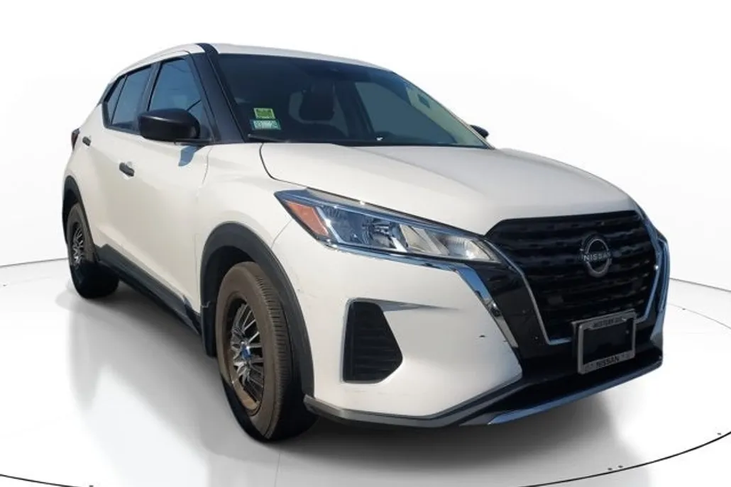2023 Nissan Kicks S photo 1