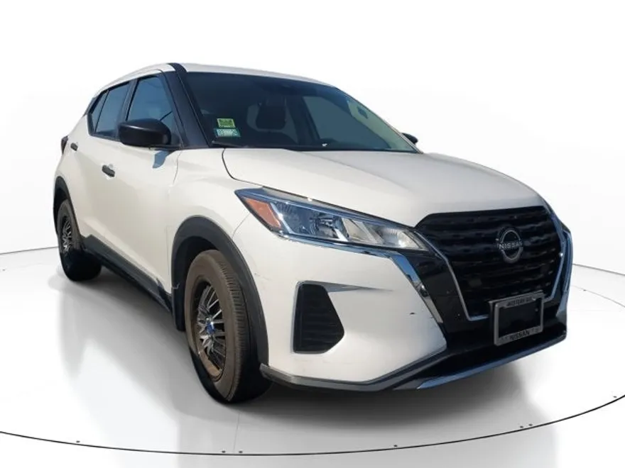 2023 Nissan Kicks S photo 1