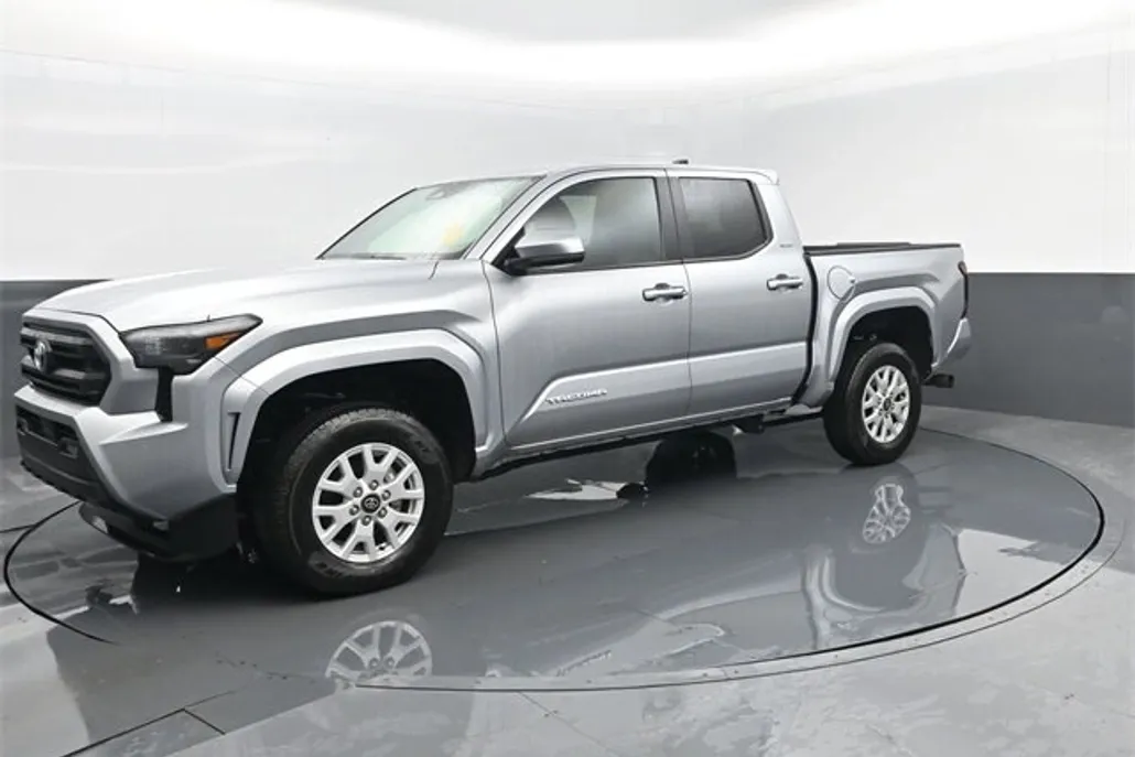 2024 Toyota Tacoma SR5 photo 1