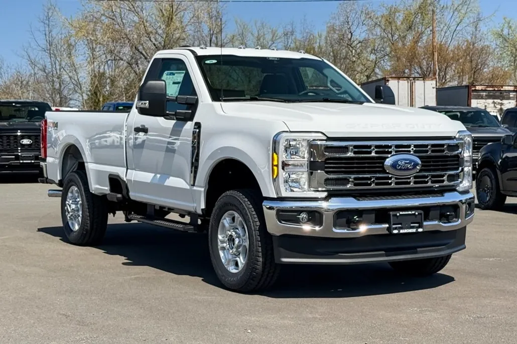 2025 Ford F-350 XLT photo 1