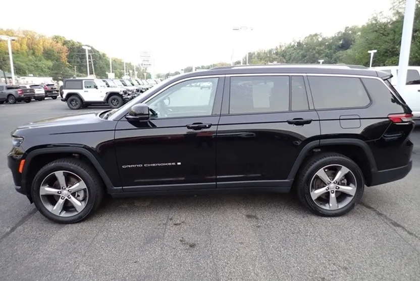 2022 Jeep Grand Cherokee Limited photo 1