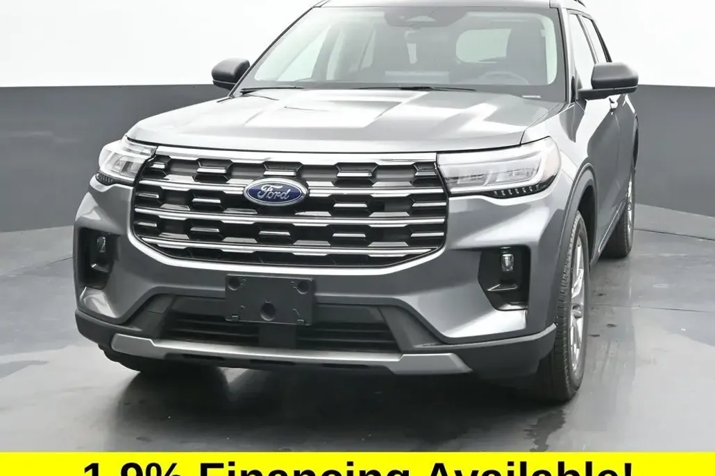 2025 Ford Explorer photo 1