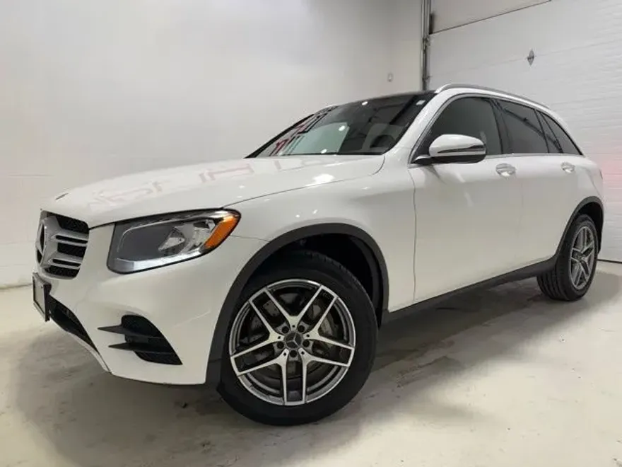 2017 Mercedes Benz GLC 300 4MATIC photo 1