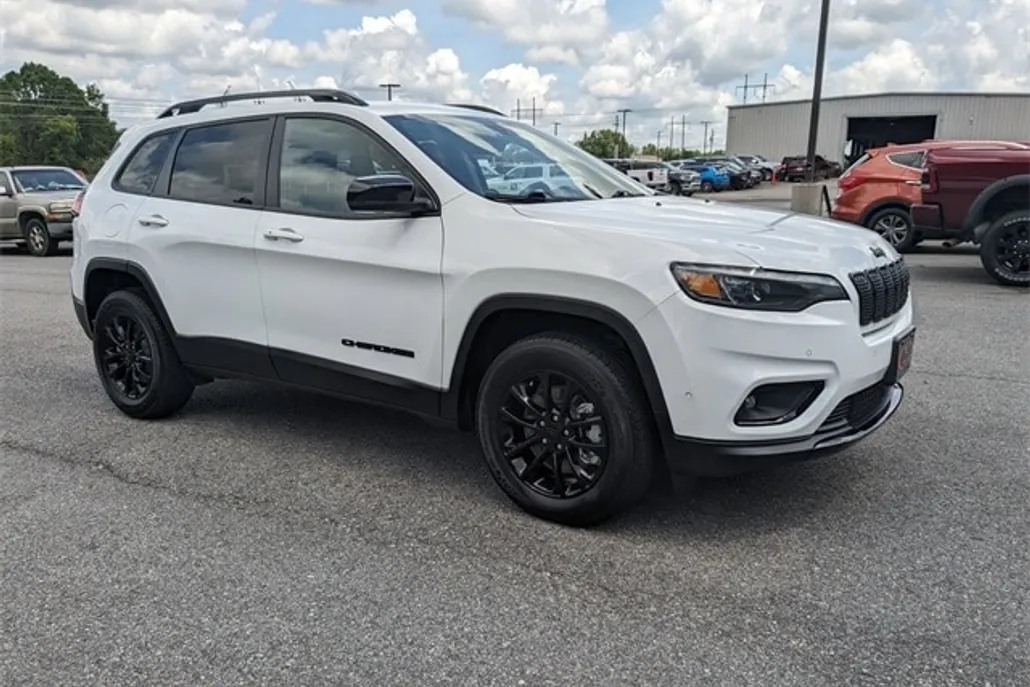 2023 Jeep Cherokee Altitude photo 1