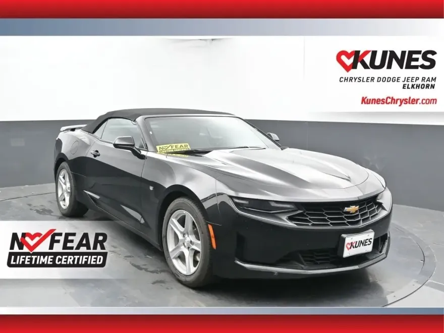 2023 Chevrolet Camaro 1LT photo 1