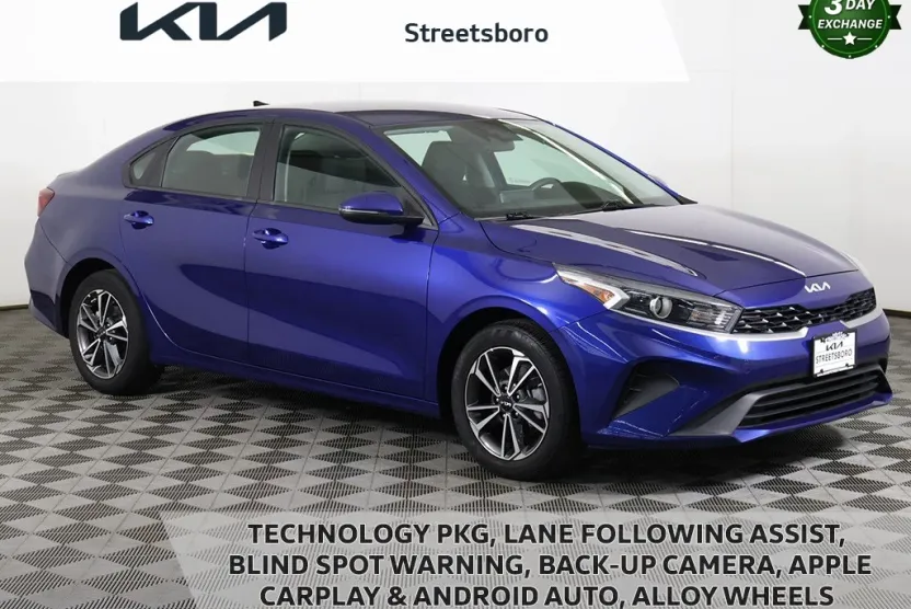 2023 Kia Forte LXS photo 1