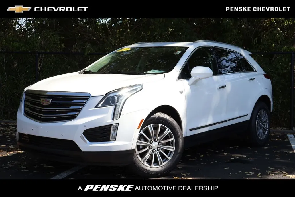 2017 Cadillac XT5 Luxury photo 1