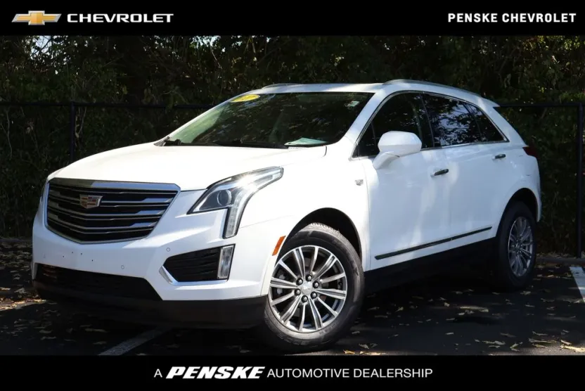 2017 Cadillac XT5 Luxury photo 1