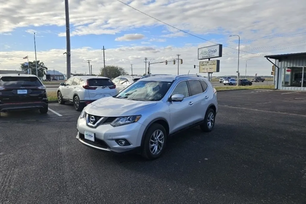 2015 Nissan Rogue S photo 1
