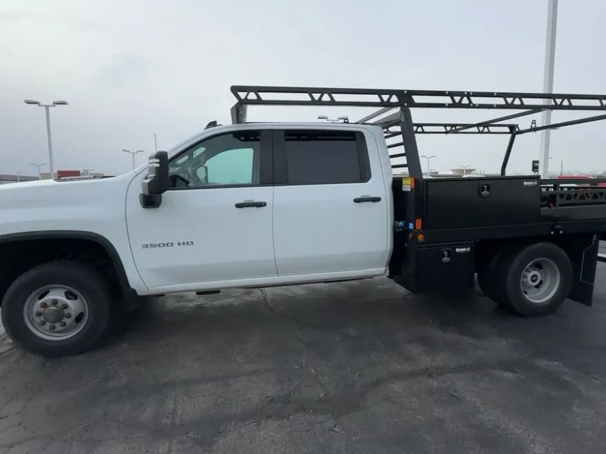 2023 Chevrolet Silverado 3500HD Work Truck photo 1