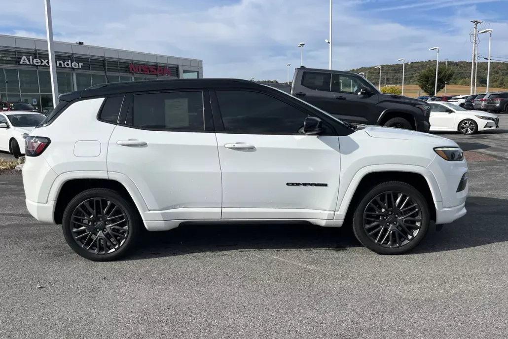 2023 Jeep Compass Limited photo 1