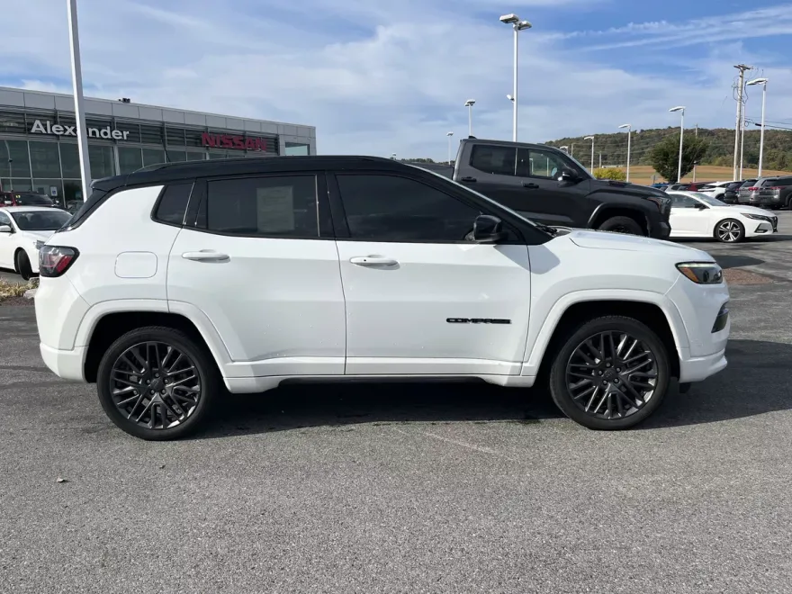 2023 Jeep Compass Limited photo 1