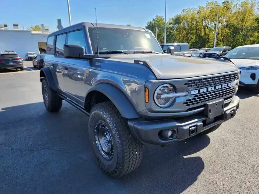 2025 Ford Bronco Badlands photo 1
