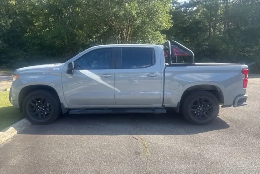 2024 Chevrolet Silverado 1500 RST photo 1