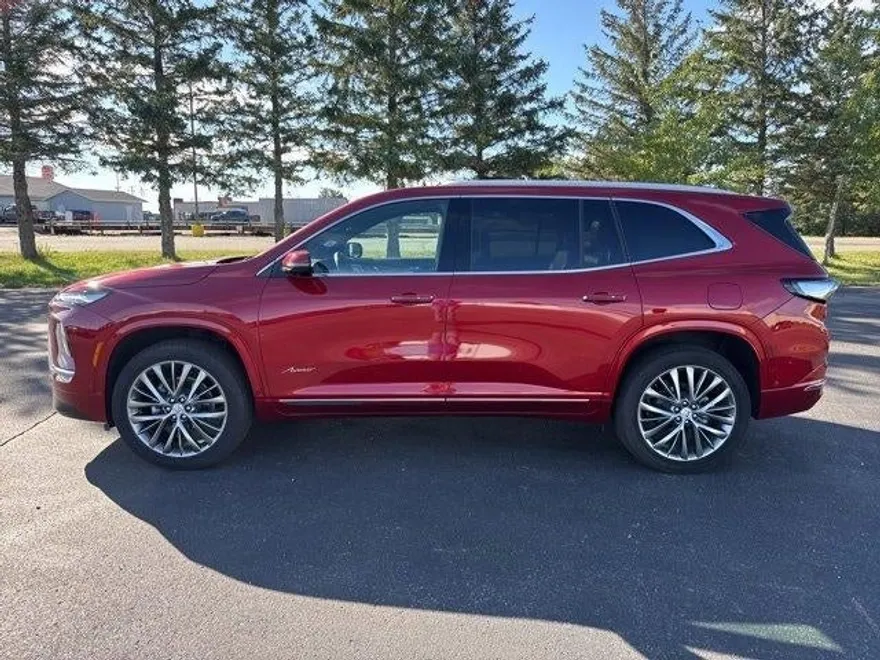 2025 Buick Enclave Avenir photo 1