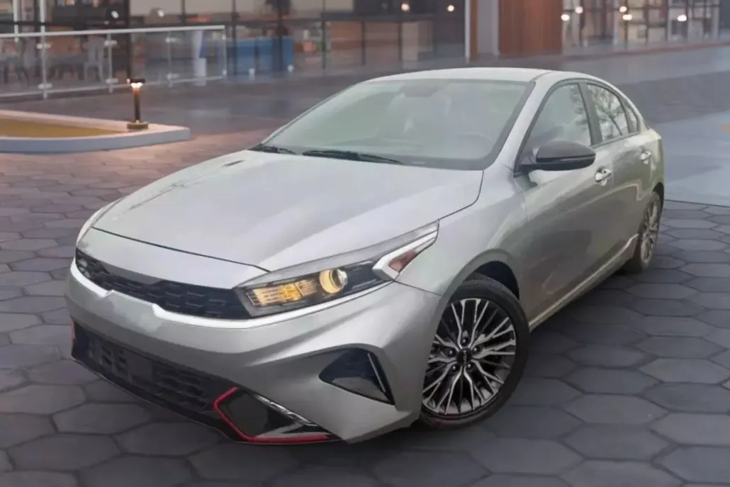 2022 Kia Forte GT-Line photo 1