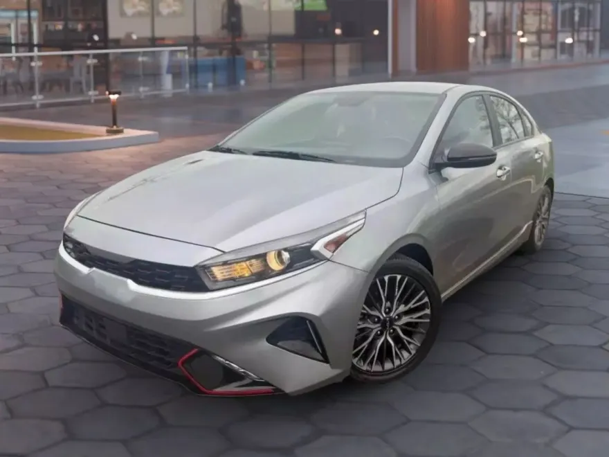 2022 Kia Forte GT-Line photo 1